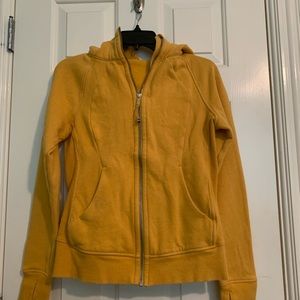 Lululemon heavy weight jacket no tags size 6 slight discoloration 3rd pic